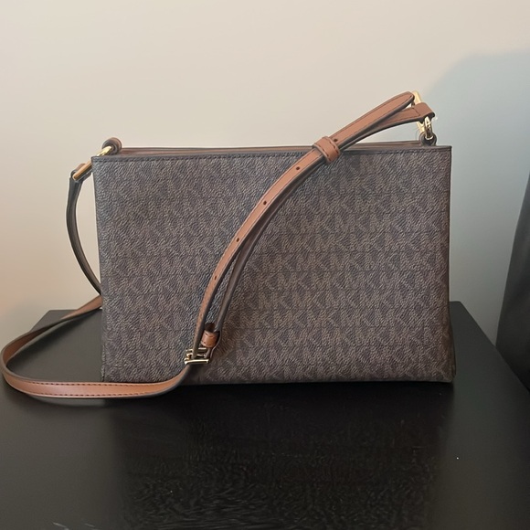 Michael Kors Purse - Picture 3 of 3